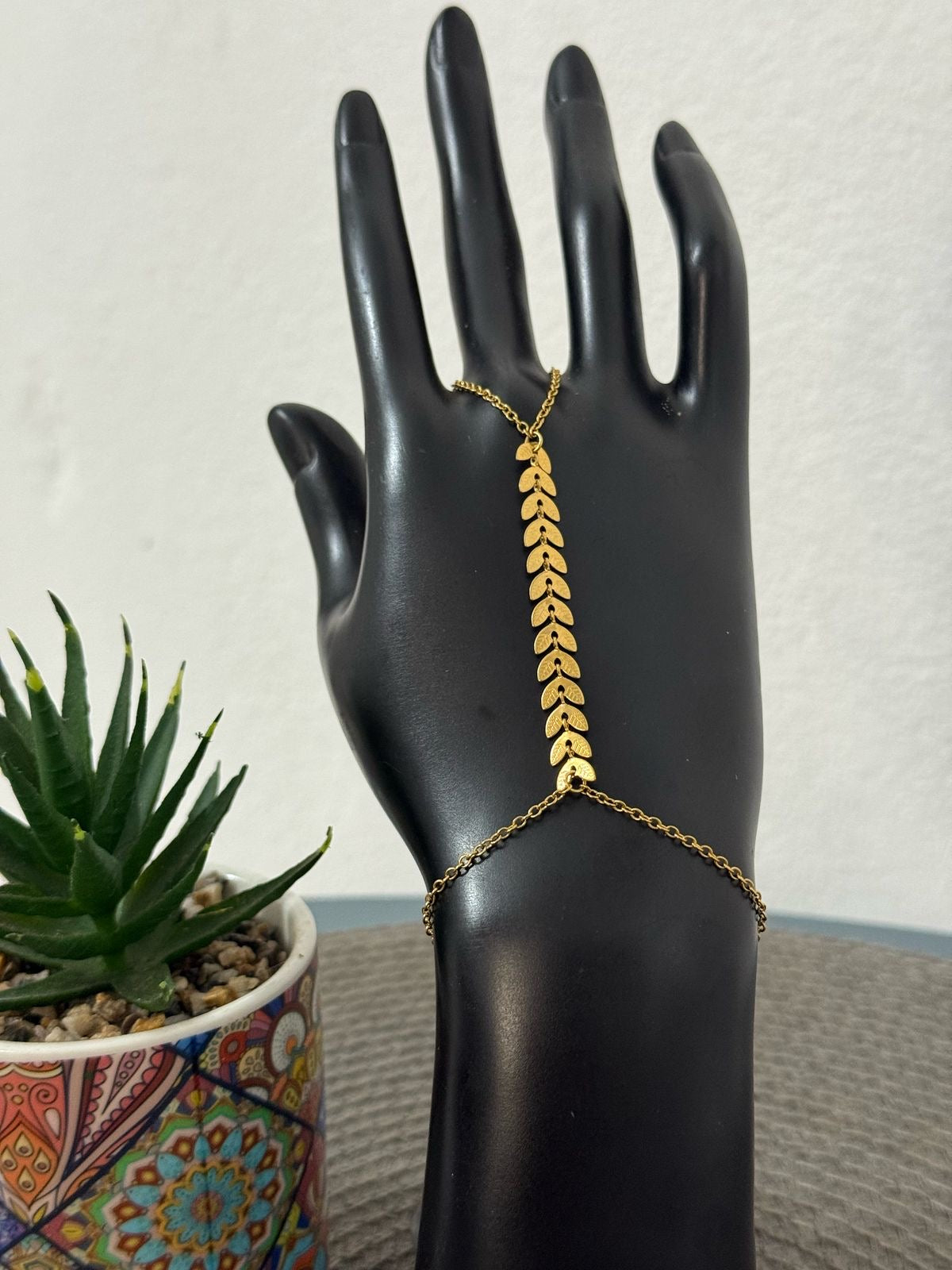 Chaine de main épine